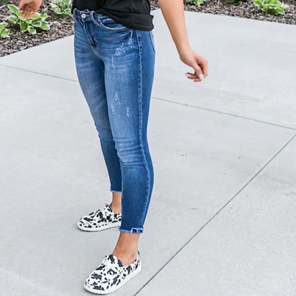 NWT BLACK & WHITE CANVAS COW PRINT SLIP ON SNEAKERS SIZE 7 - Picture 7 of 16